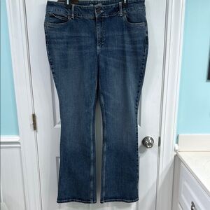 NWT Women’s Wrangler Bootcut Jeans Size 18 W x 32 inseam
